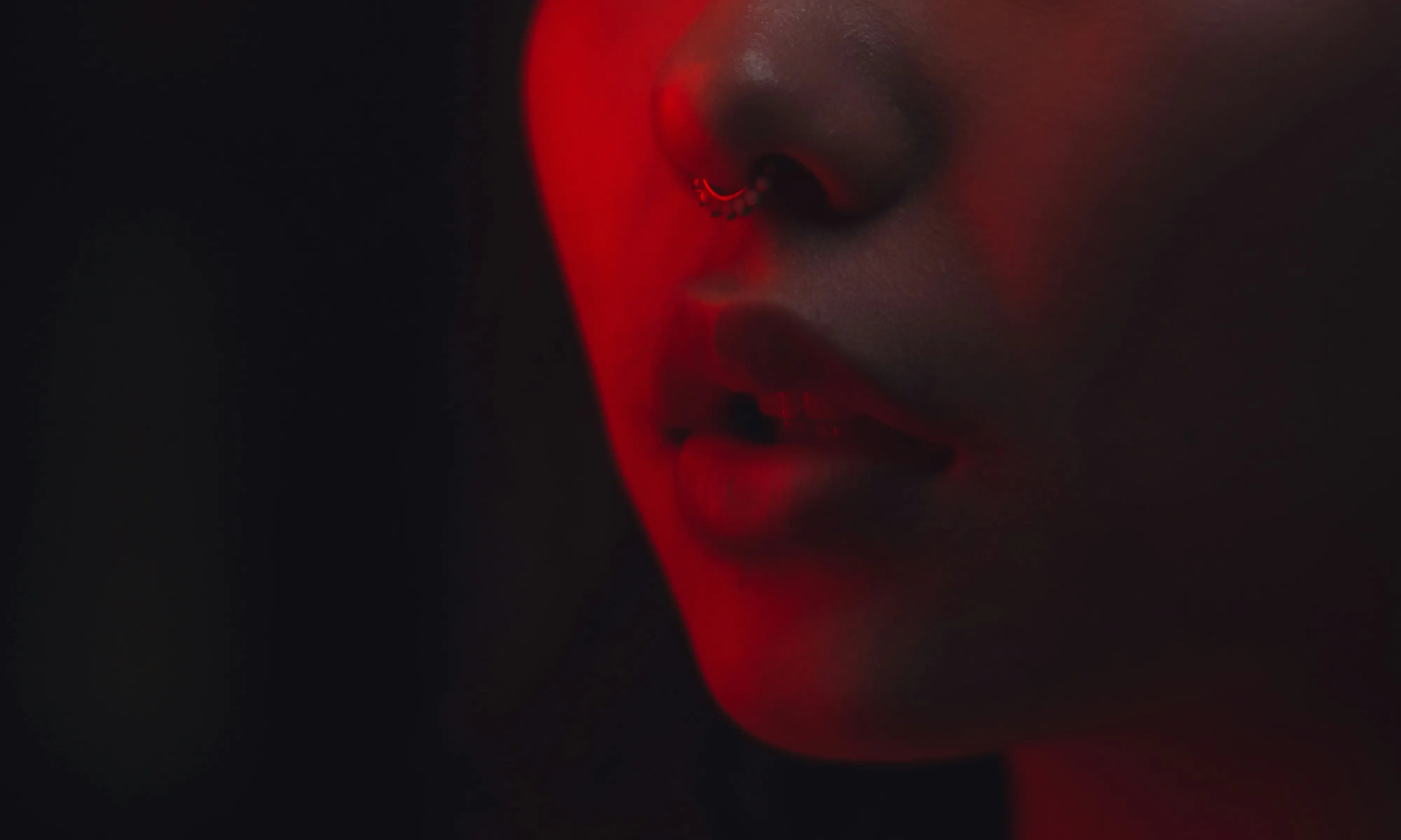 Torra läppar som spricker – orsaker & enkla lösningar